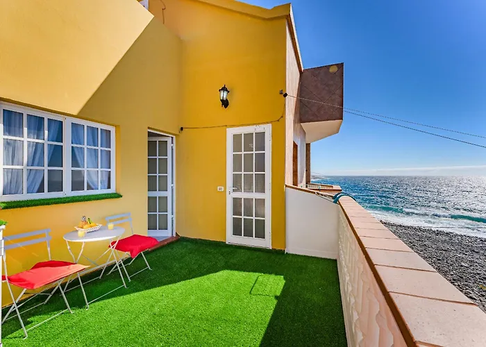 Sea View Red Summer Breeze Apartament