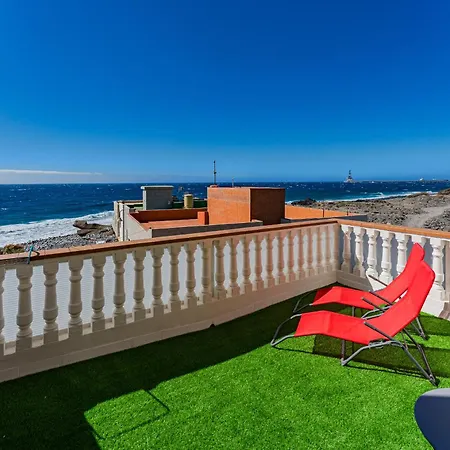 Sea View Red Summer Breeze Apartment