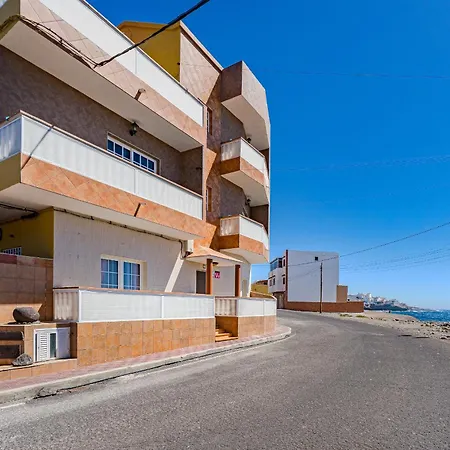 Apartment Sea View Red Summer Breeze *