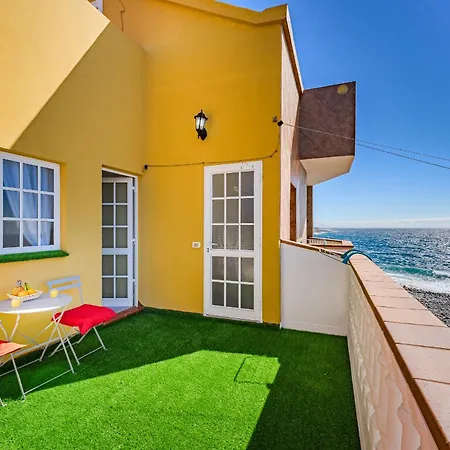Sea View Red Summer Breeze דירה